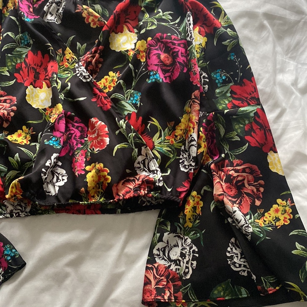 Floral top - Picture 3 of 6